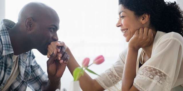 GUYS! 10 ways to make the girl of your dreams stupidly fall in Love