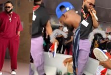 Moment Whitemoney pulled his shoes, gifts it to a fan while he goes barefooted (Video)