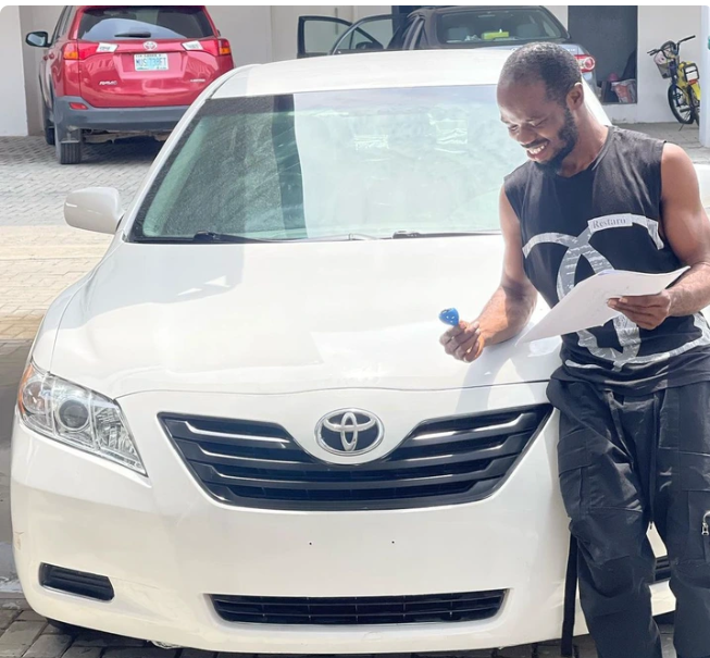 Comedian Aremu, prostrates for “Cute Abiola” as he buys him a brand new car - Reactions