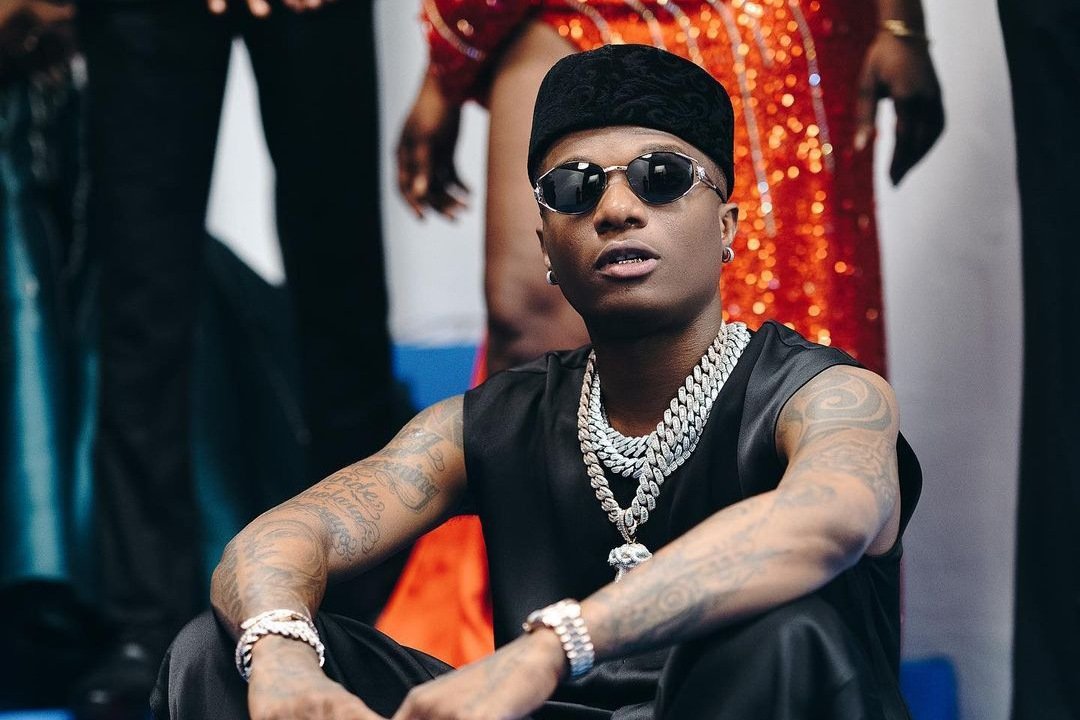 "New colour" – Wizkid shares video as he changed hair style and goes blonde (WATCH)